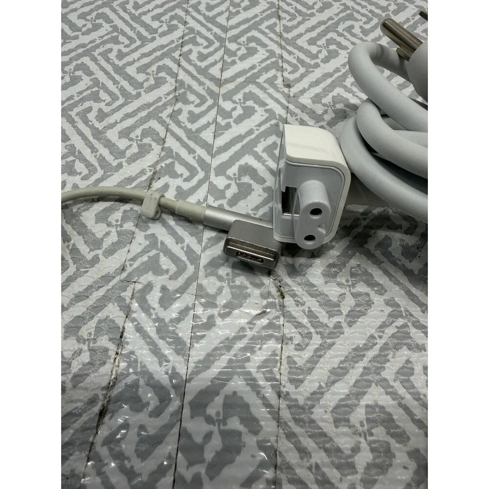 Genuine Apple 60W MagSafe 1 Power Adapter MacBook Pro Charger A1344 Cord Bundle